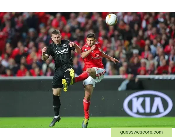 精准解析足球比赛胜负走向，助你轻松掌握比分竞猜秘诀